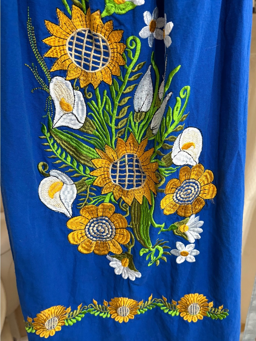 Artenias F.R. Inc. Festival dress - Picture 3 of 5